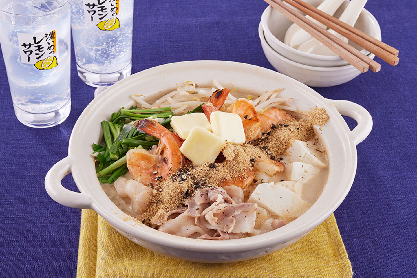 バターで濃厚！エビの豆乳味噌鍋