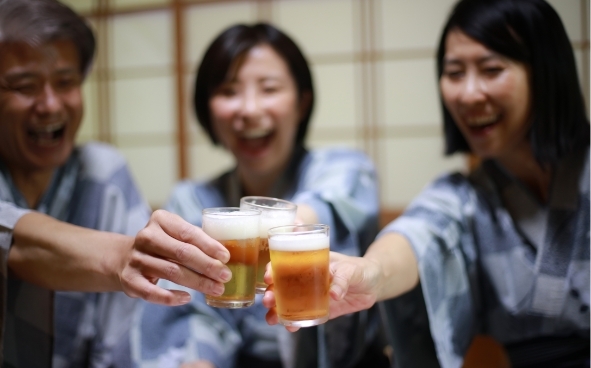 親の「お前も一杯飲んでみるか?」