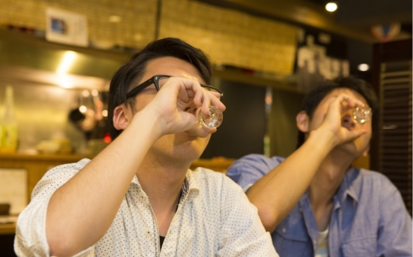 「盛り上がるからイッキしろ!」